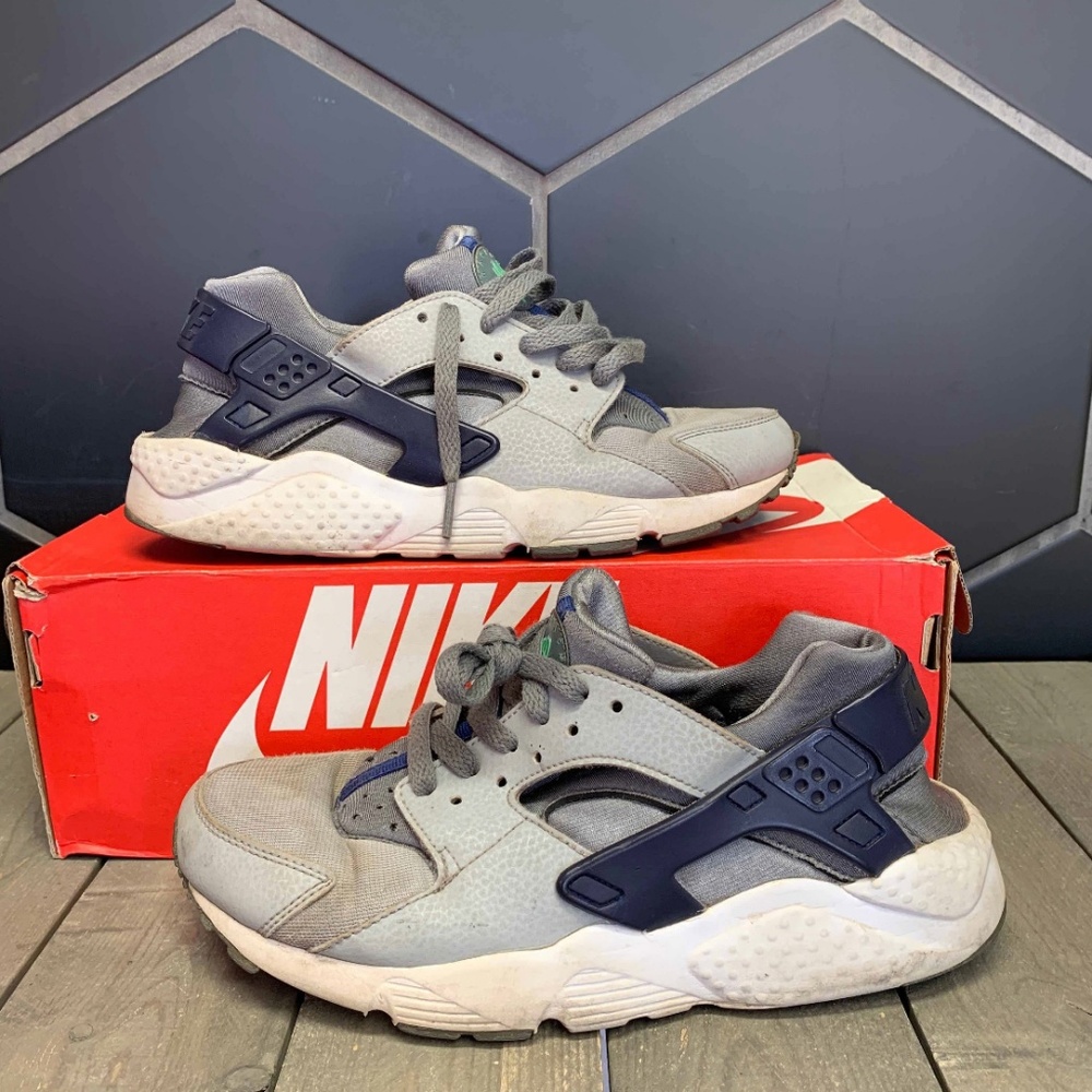 ~Used W/ Damaged Box! Youth Nike Huarache Run GS Grey Navy Sneakers Size 6.5Y